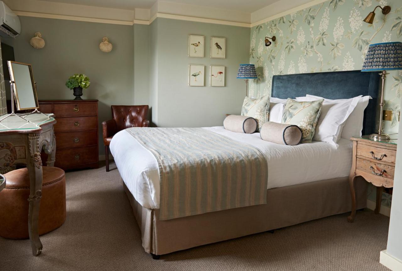 The Montagu Arms Hotel Бюли Екстериор снимка